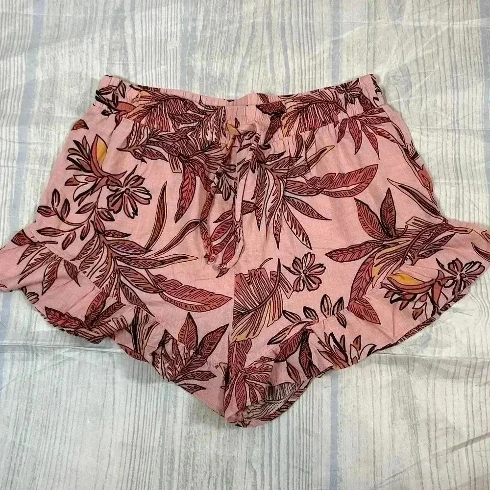 NEW Wild Fable‎ Pink Tropical Floral Ruffle Shorts LINEN blend woman’s size L